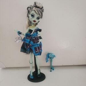 Mattel Monster High Sweet 1600 Frankie Stein Doll Displayed Only 2011